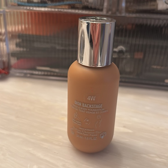 Dior Backstage Face and Body Foundation - Picture 2 of 4